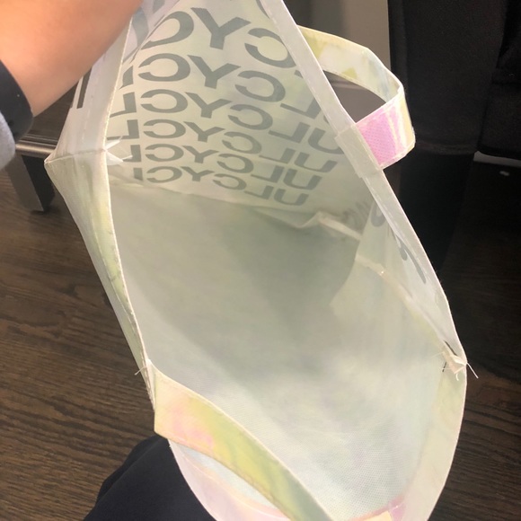 Soulcycle Reusable Iridescent Bag - Picture 3 of 3